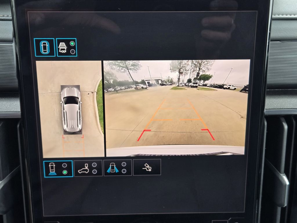 Used 2024 GMC Acadia AT4 w/ Luxury Package image 15