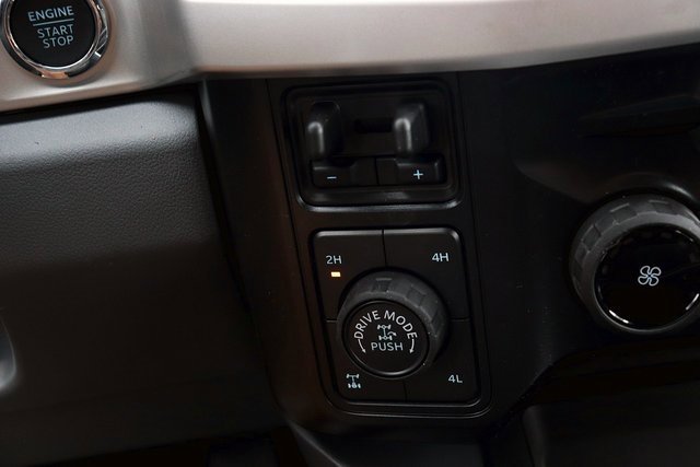 New 2025 Ford F350 XLT w/ Black Appearance Package image 20