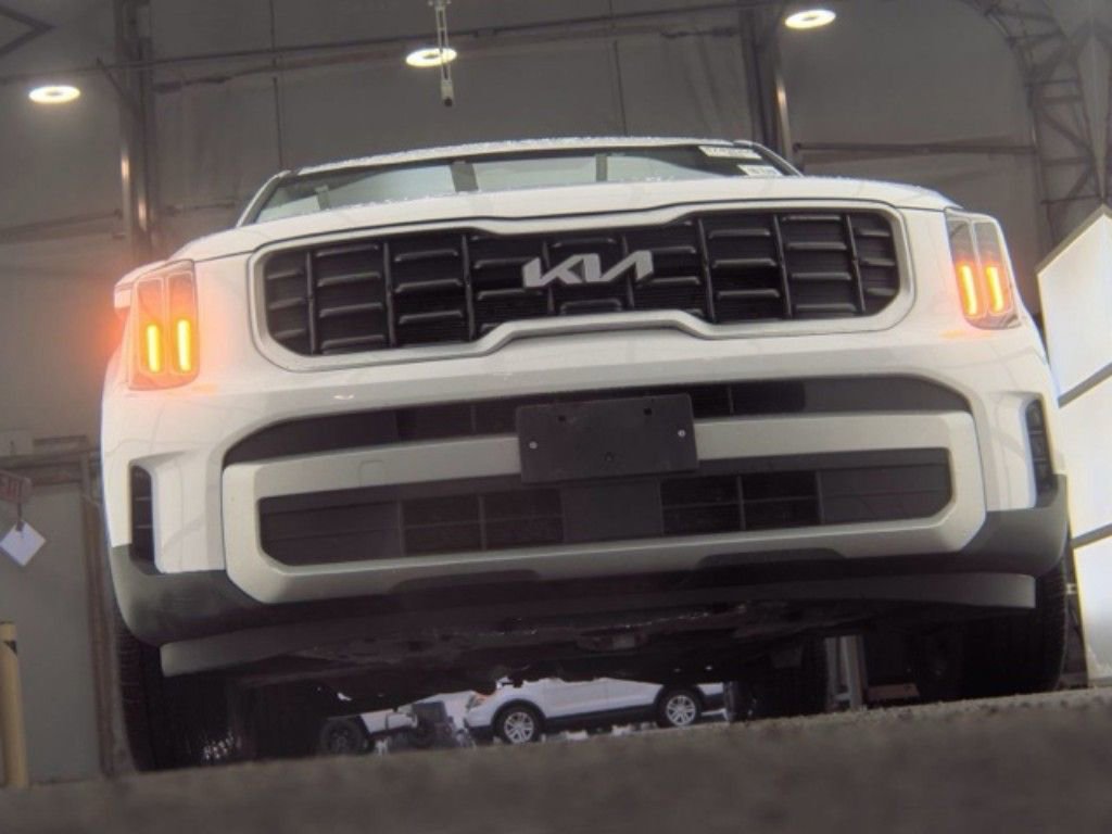 Used 2025 Kia Telluride S image 6