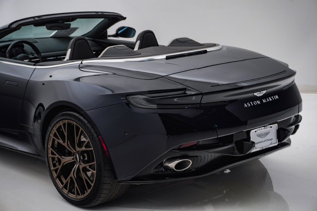Used 2024 Aston Martin DB12 Convertible RWD image 13