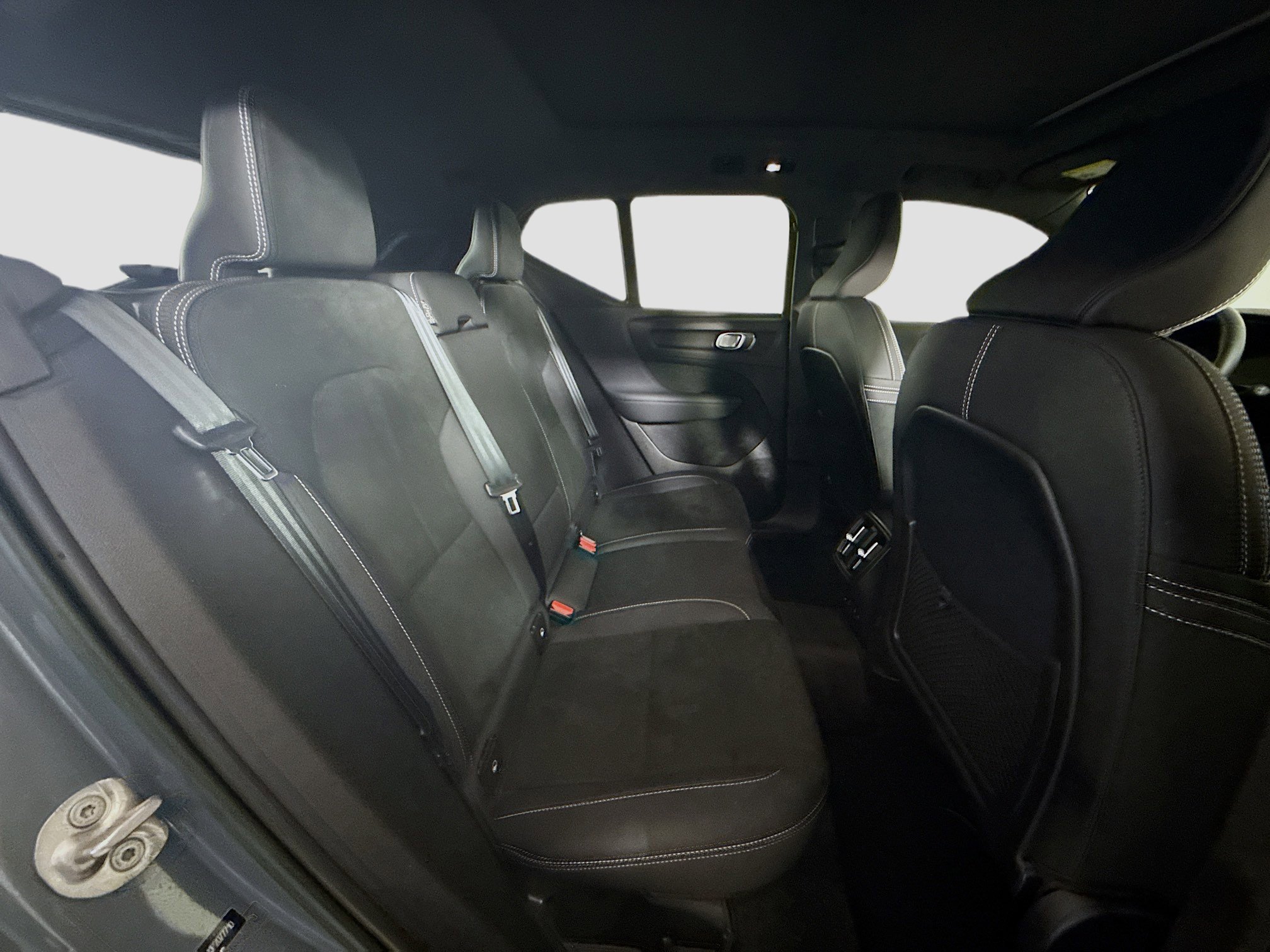 Used 2023 Volvo XC40 Recharge Ultimate w/ Protection Package Premier image 26