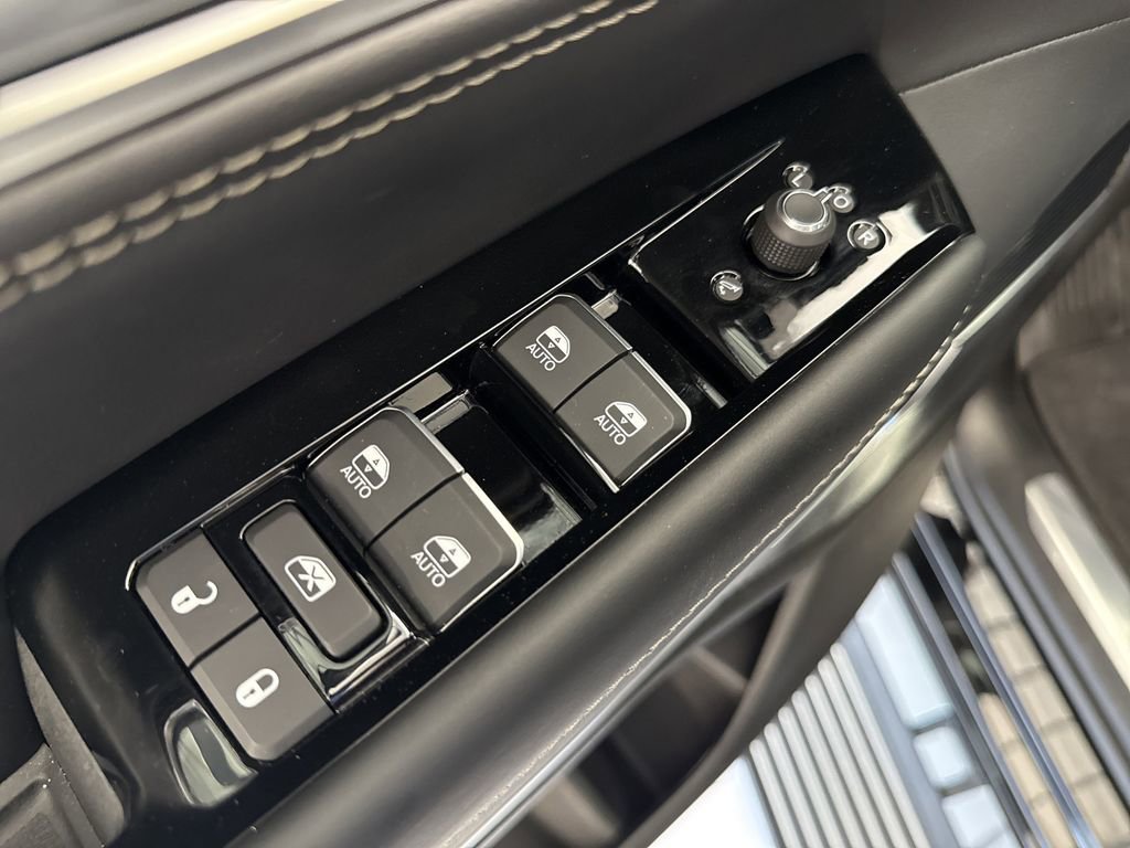 New 2026 Jeep Grand Wagoneer Summit w/ Premium Group III image 11