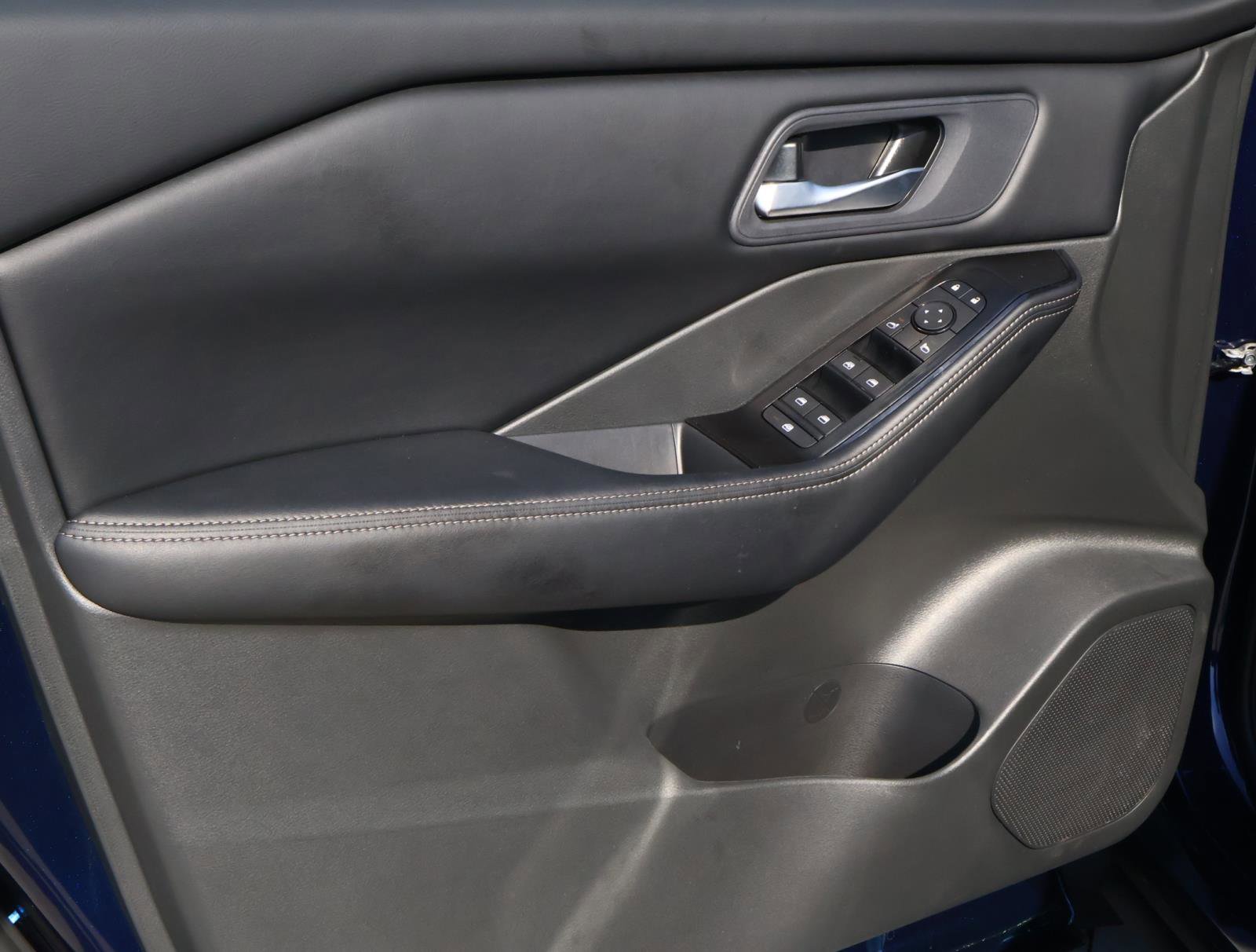 Used 2026 Nissan Rogue SV w/ Cold Weather Package FWD image 14