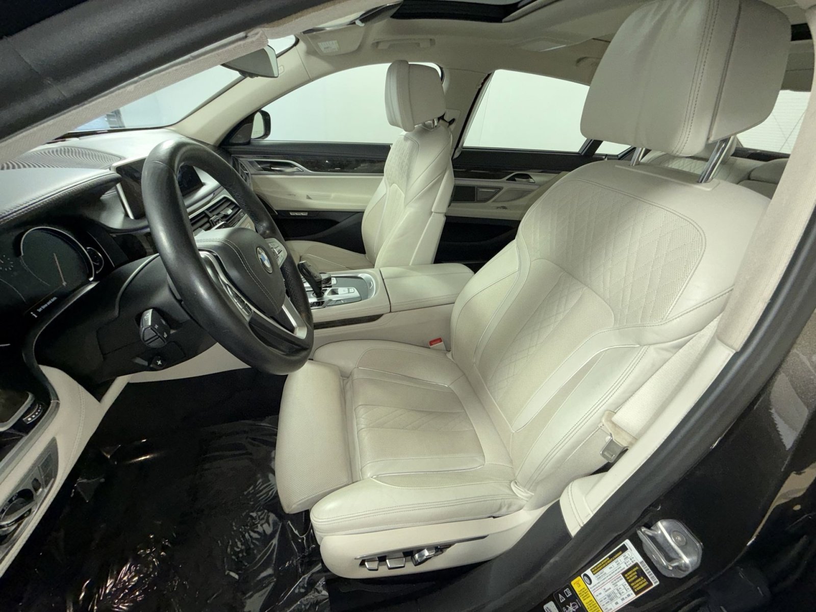 Used 2017 BMW 740i xDrive image 13