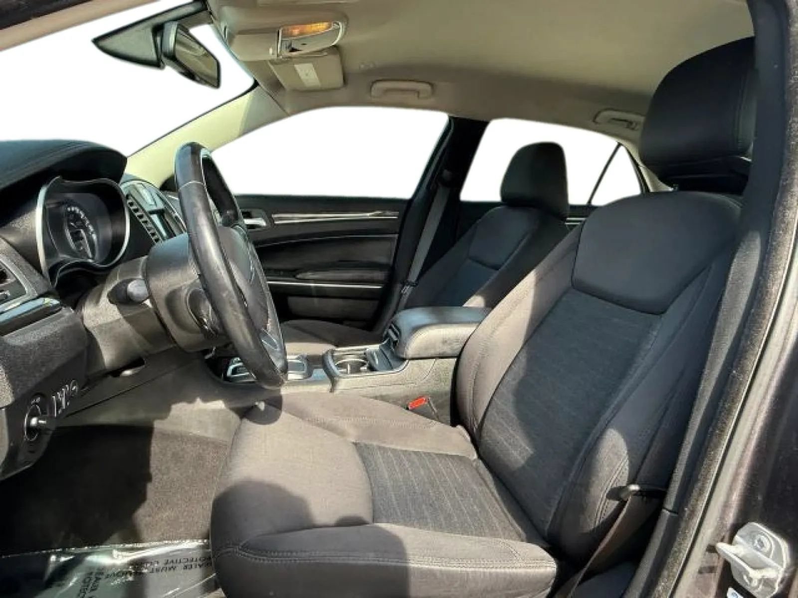 Used 2019 Chrysler 300 Touring RWD image 10
