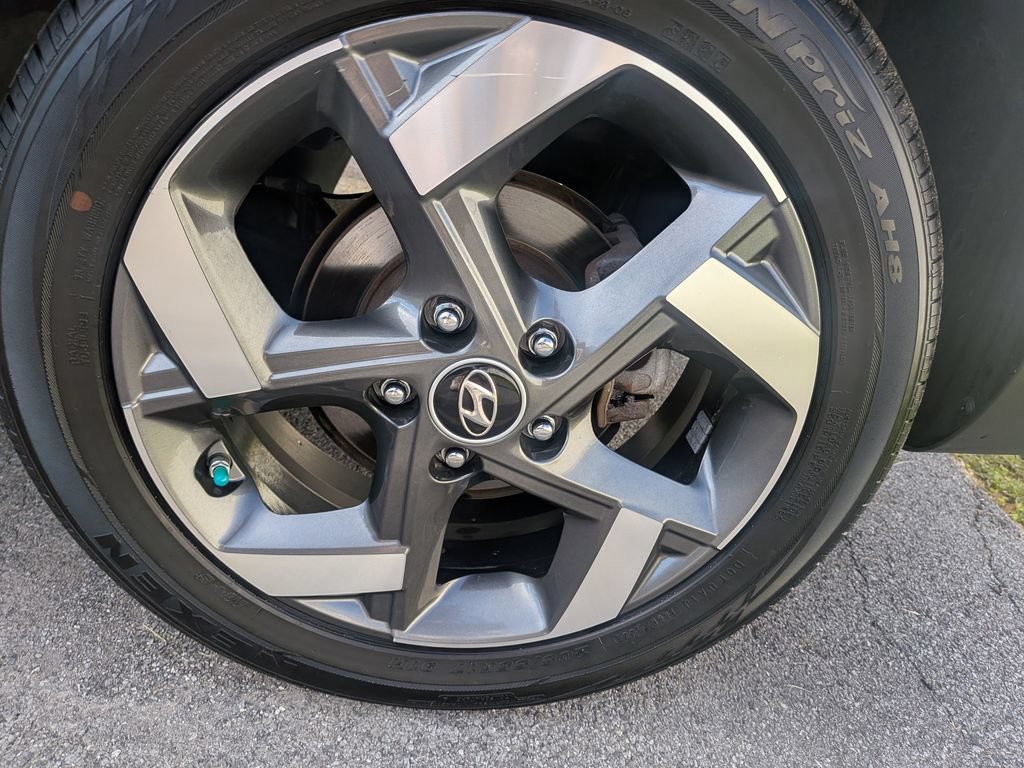 Certified 2024 Hyundai Venue SEL FWD image 39