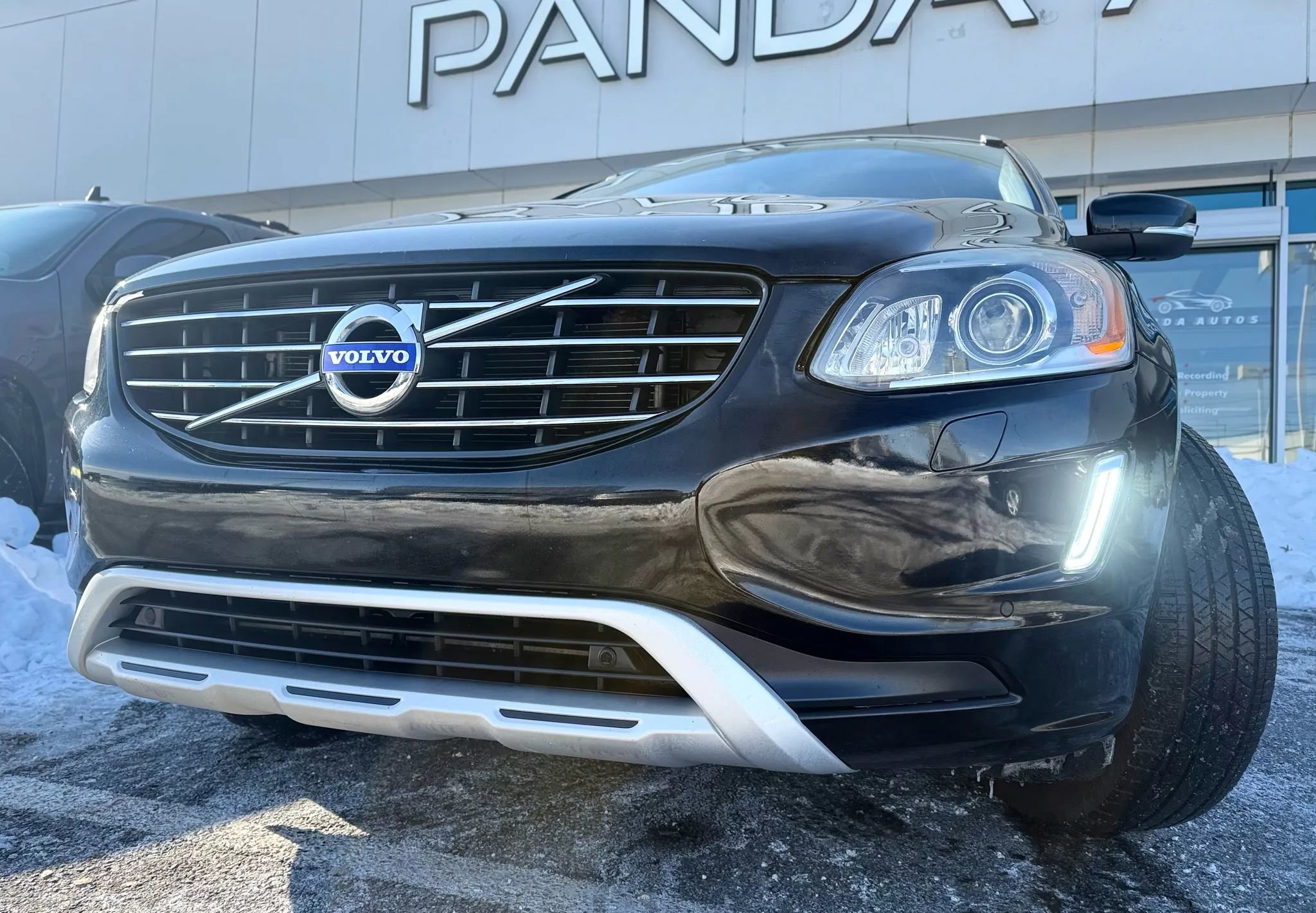 Used 2017 Volvo XC60 T5 Dynamic w/ Preferred Option Package image 51