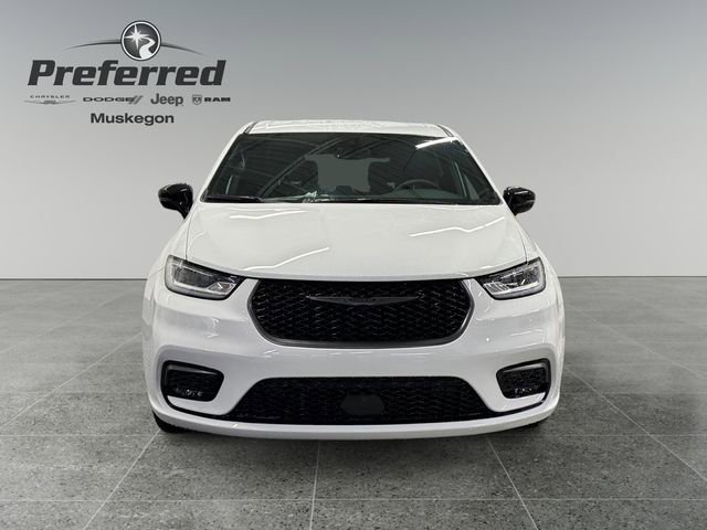 New 2026 Chrysler Pacifica Select image 10