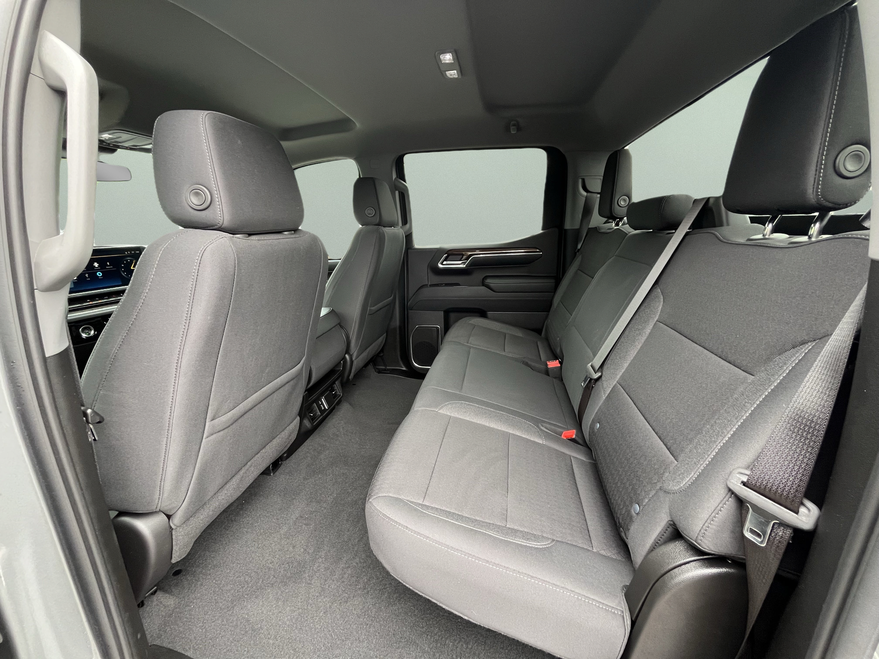 Used 2024 Chevrolet Silverado 1500 LT AWD/4WD image 32