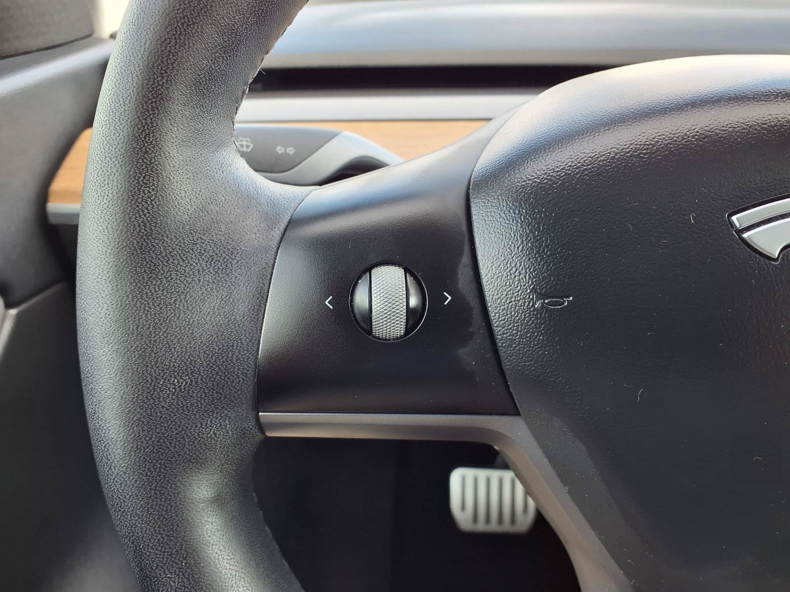 Used 2021 Tesla Model Y Long Range AWD/4WD image 12