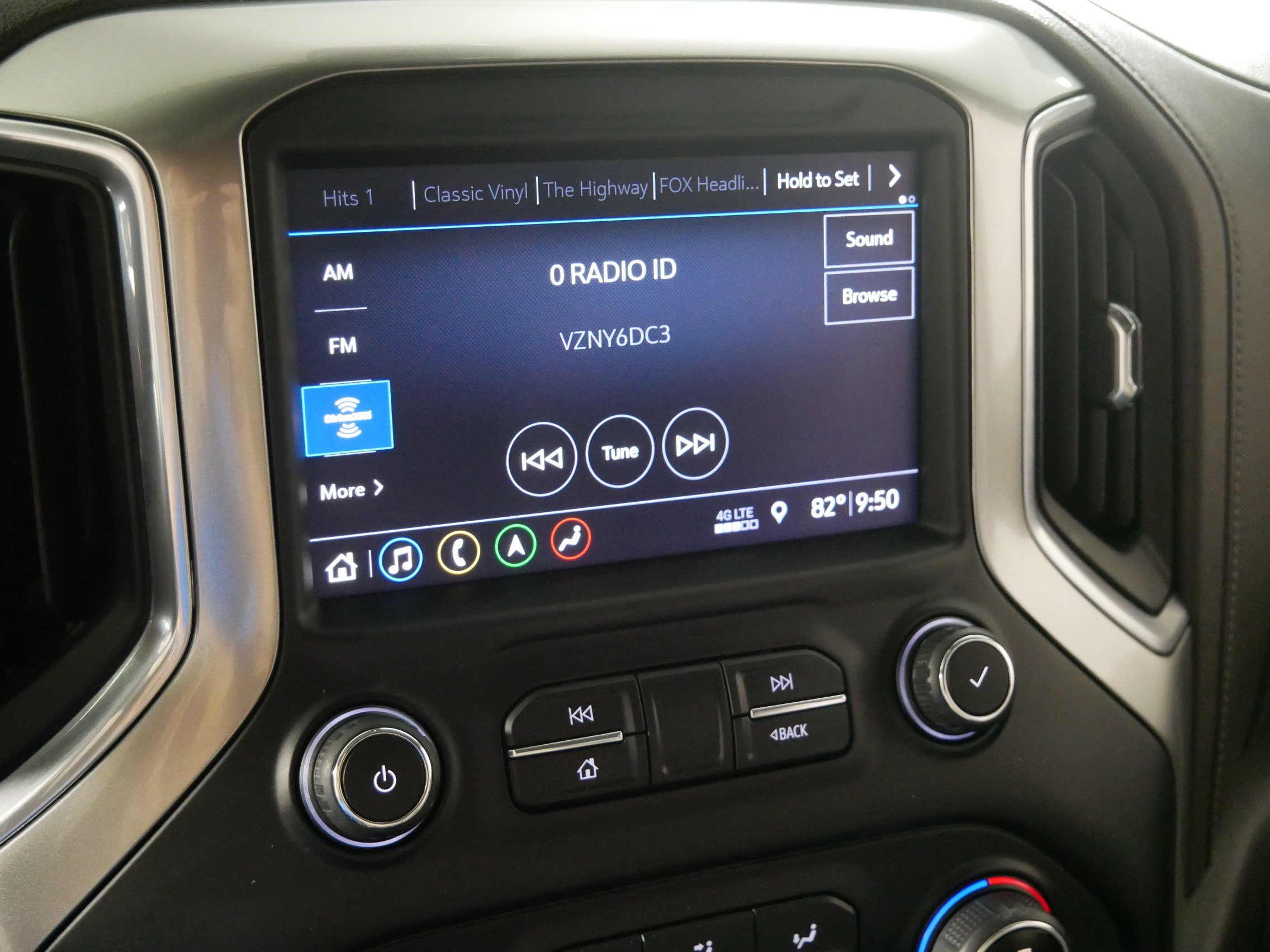 Certified 2019 Chevrolet Silverado 1500 LTZ w/ LTZ Premium Package AWD/4WD image 22