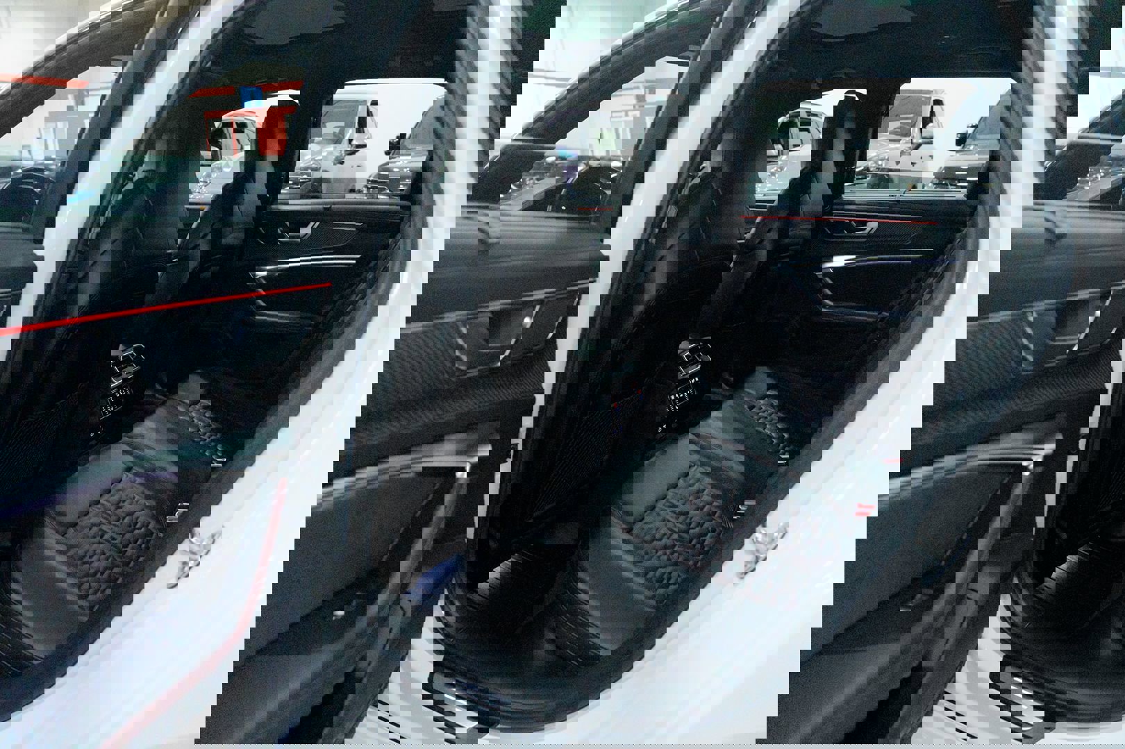 Used 2021 Audi RS 6 w/ Executive Package image 27