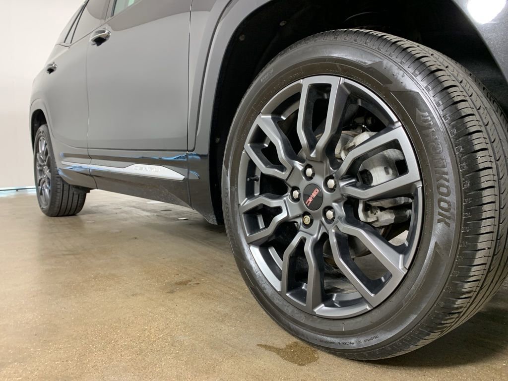 Used 2022 GMC Terrain Denali w/ Black Diamond Edition image 6