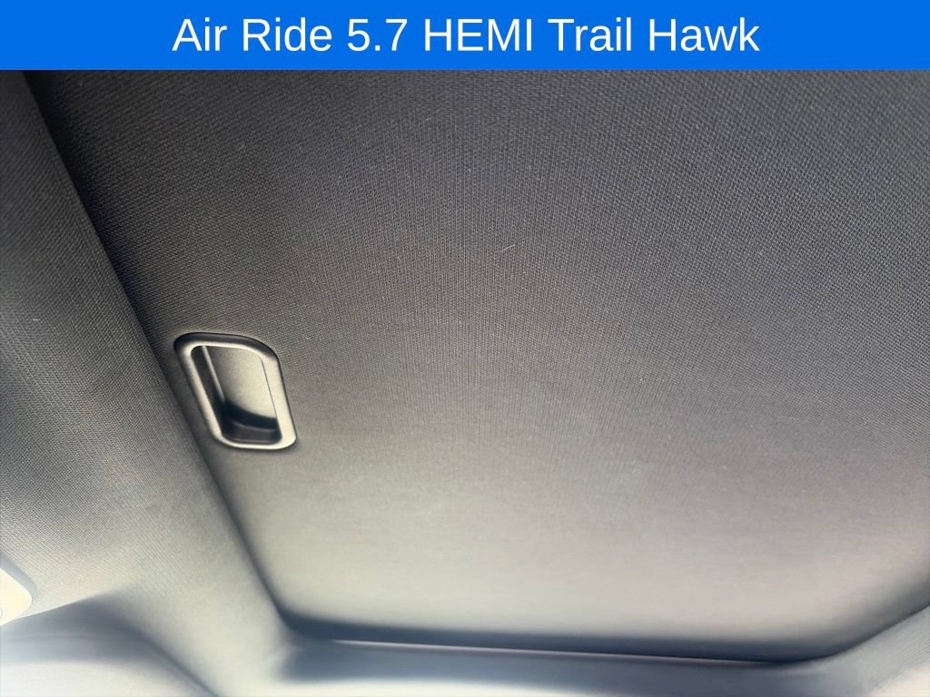 Used 2021 Jeep Grand Cherokee Trailhawk w/ Premium Lighting Group AWD/4WD image 47