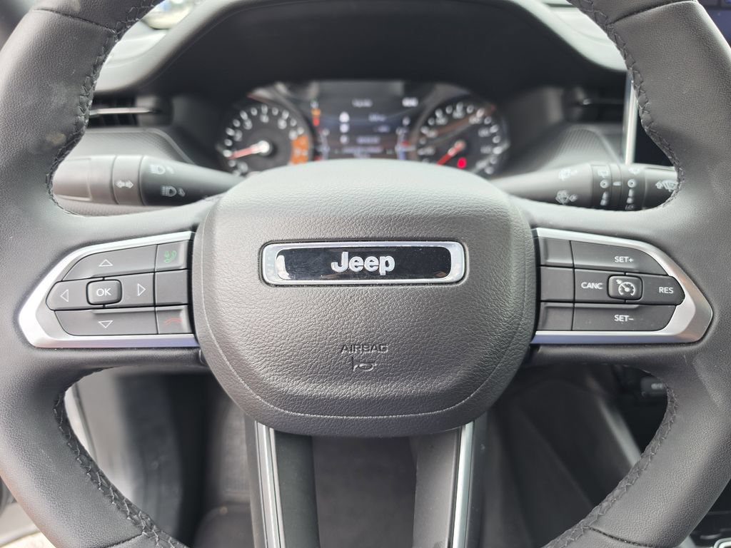 Used 2022 Jeep Compass Latitude FWD image 26