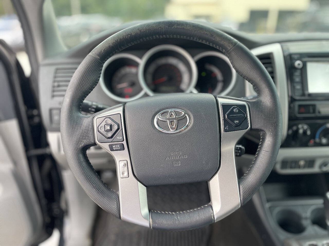 Used 2015 Toyota Tacoma 4x4 Double Cab w/ TRD Off-Road Package image 13