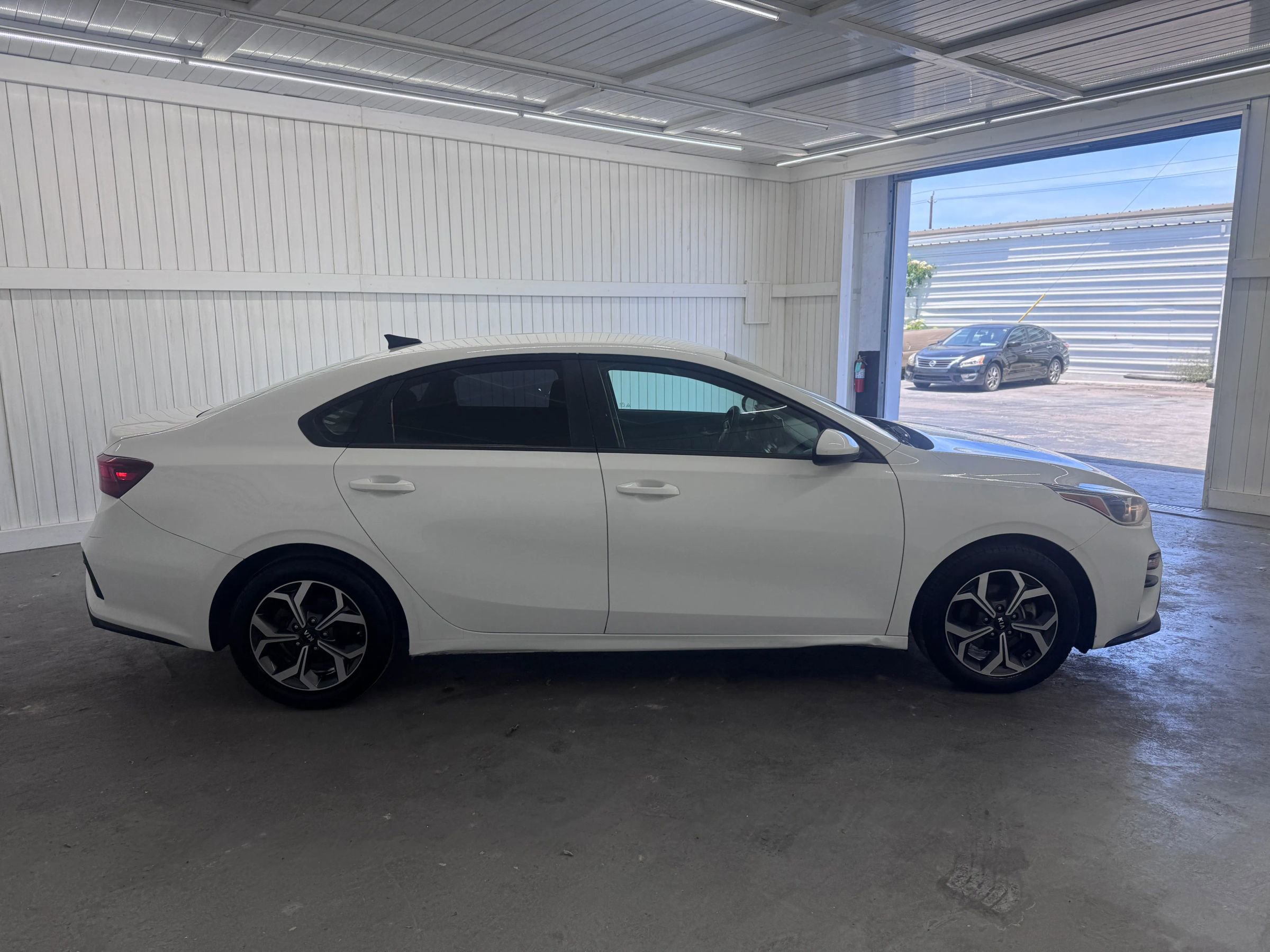 Used 2019 Kia Forte LXS FWD image 4