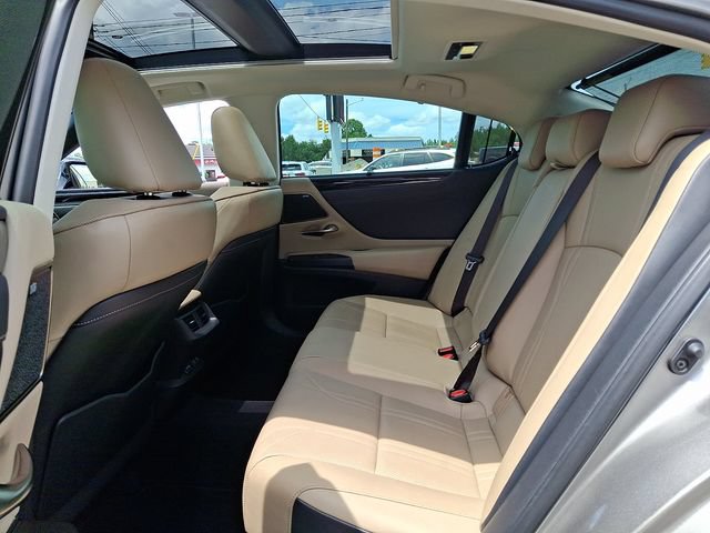 Used 2021 Lexus ES 350 Ultra Luxury w/ Accessory Package 2 FWD image 10