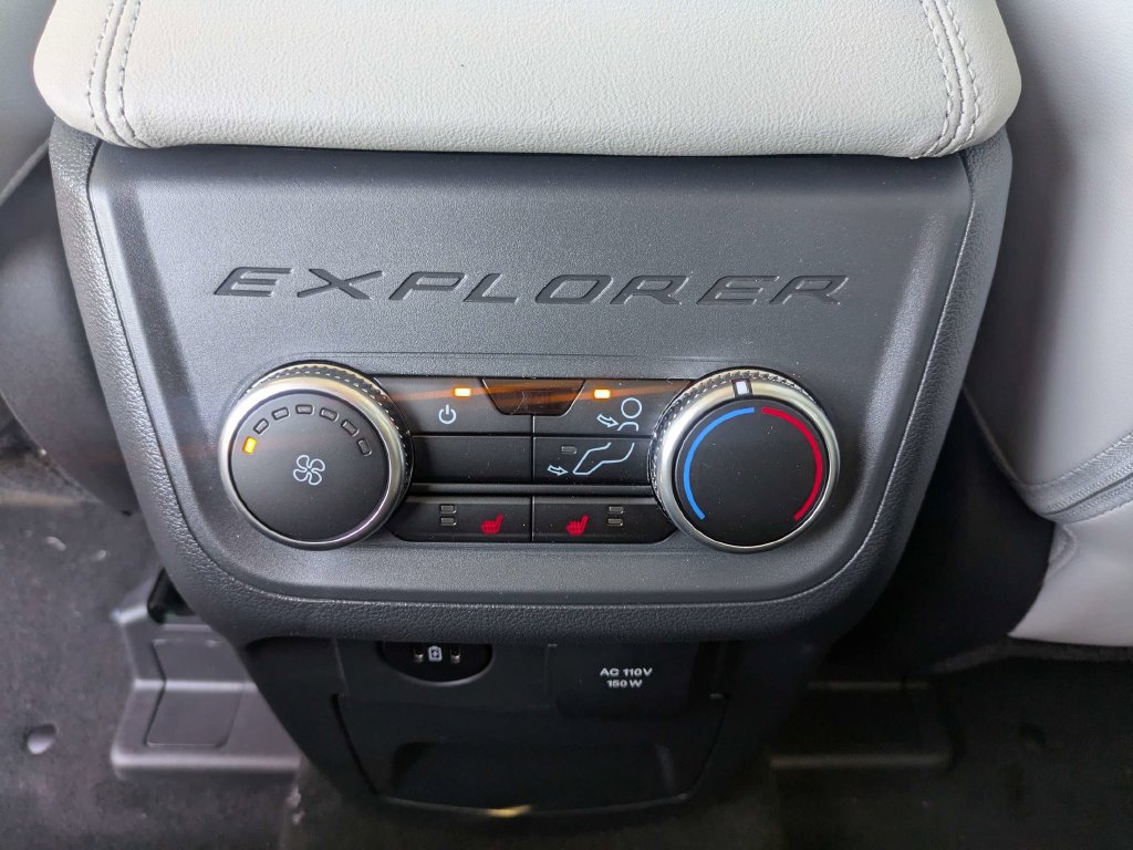 New 2026 Ford Explorer Platinum w/ LUX Leather Package AWD/4WD image 15