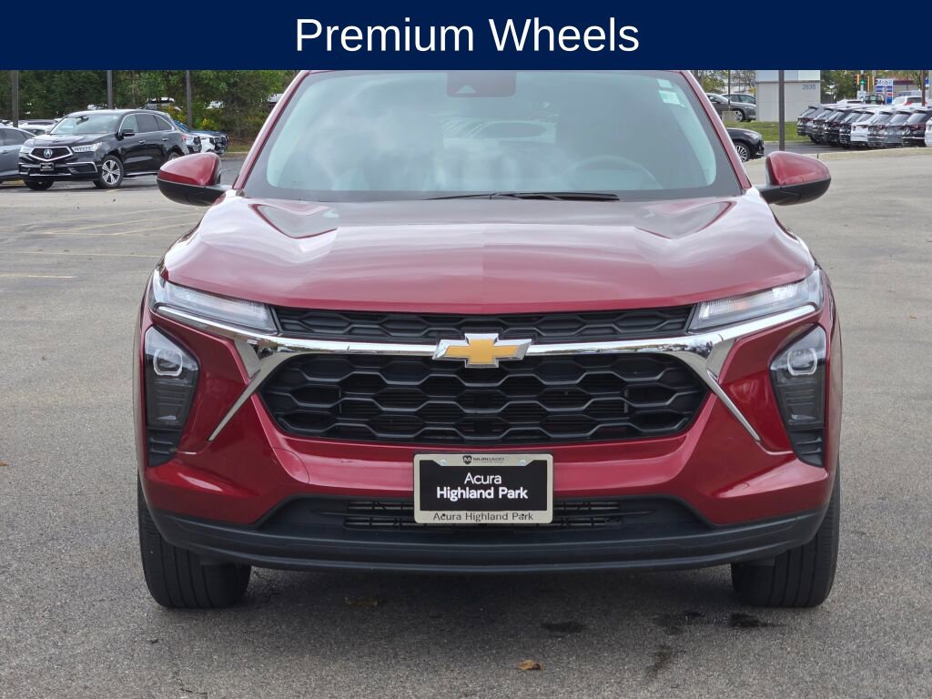Used 2024 Chevrolet Trax LS w/ LS Convenience Package FWD image 5
