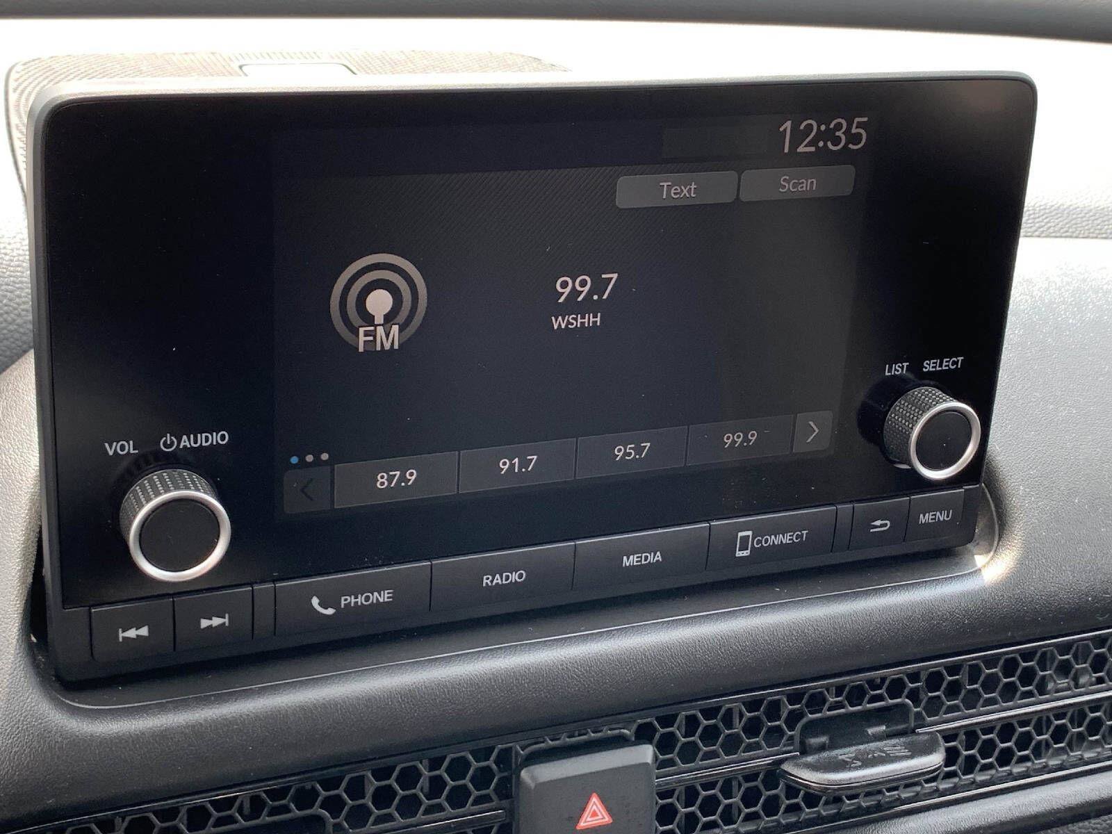 Certified 2025 Honda HR-V LX image 18