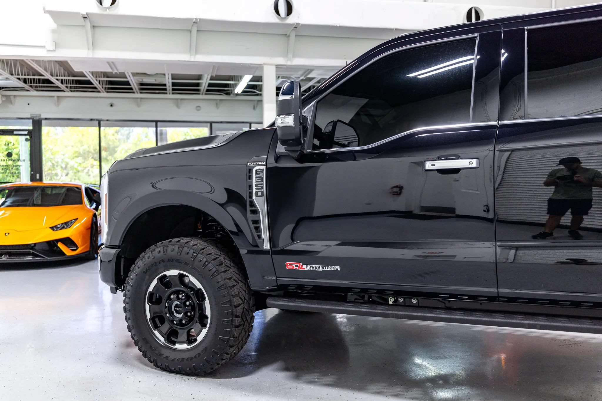 Used 2025 Ford F350 Platinum w/ Platinum Plus Package AWD/4WD image 10