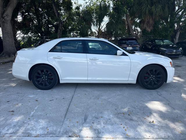 Used 2014 Chrysler 300 S RWD image 6