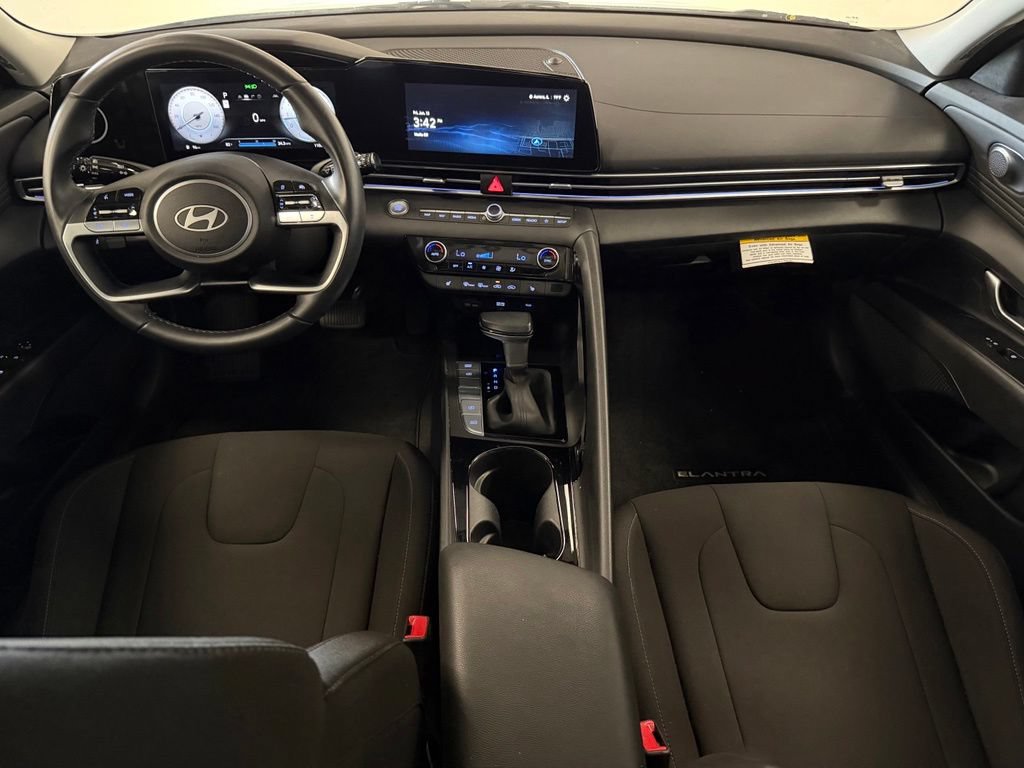 Certified 2024 Hyundai Elantra SEL w/ Convenience Package FWD image 15