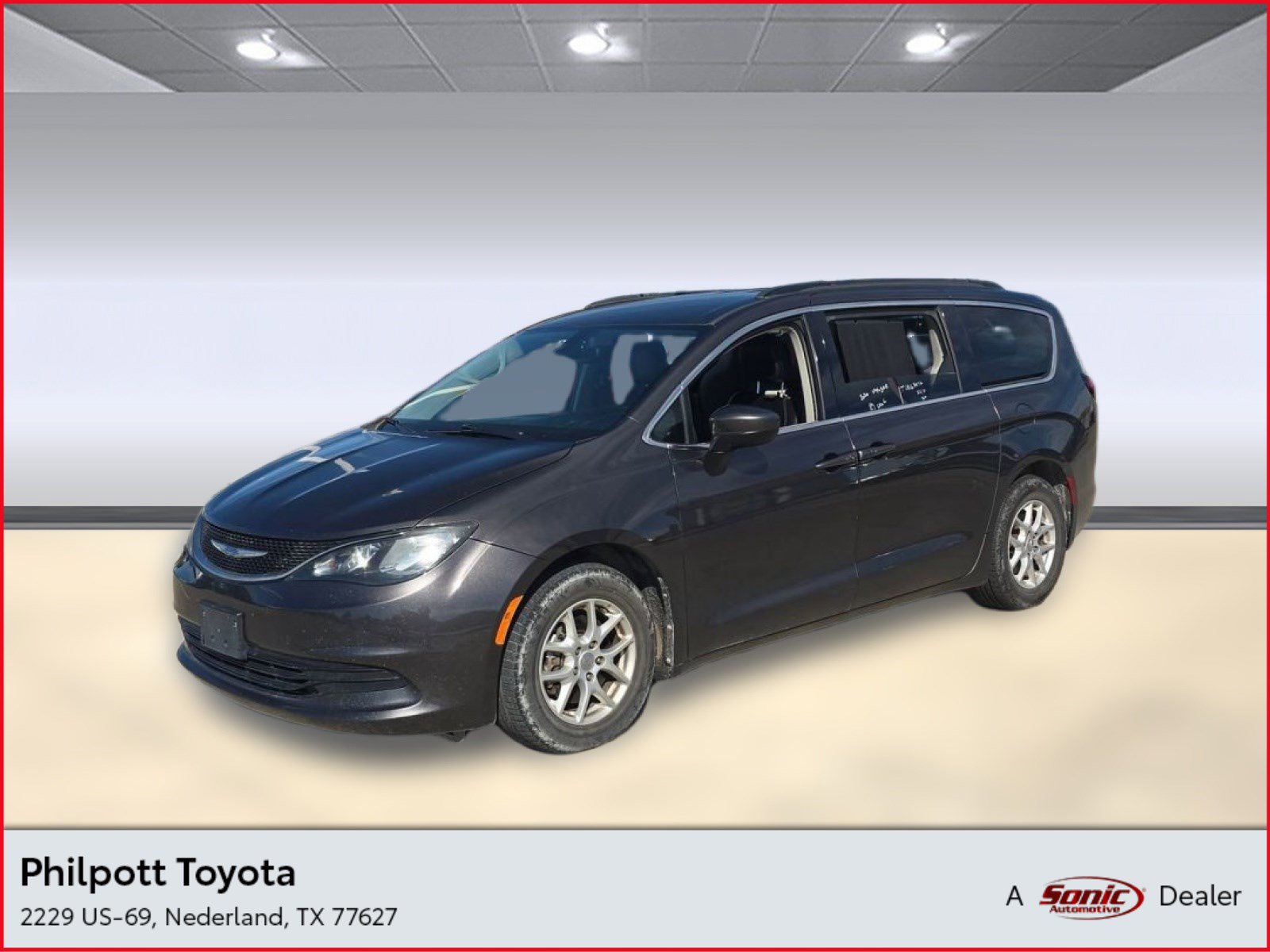 Used 2020 Chrysler Voyager Lxi image 1
