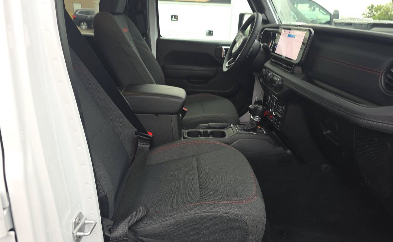 Used 2026 Jeep Wrangler Unlimited Rubicon AWD/4WD image 9