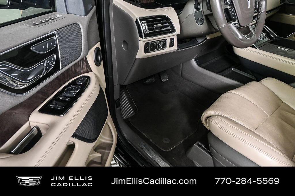 Used 2022 Lincoln Navigator Reserve image 7