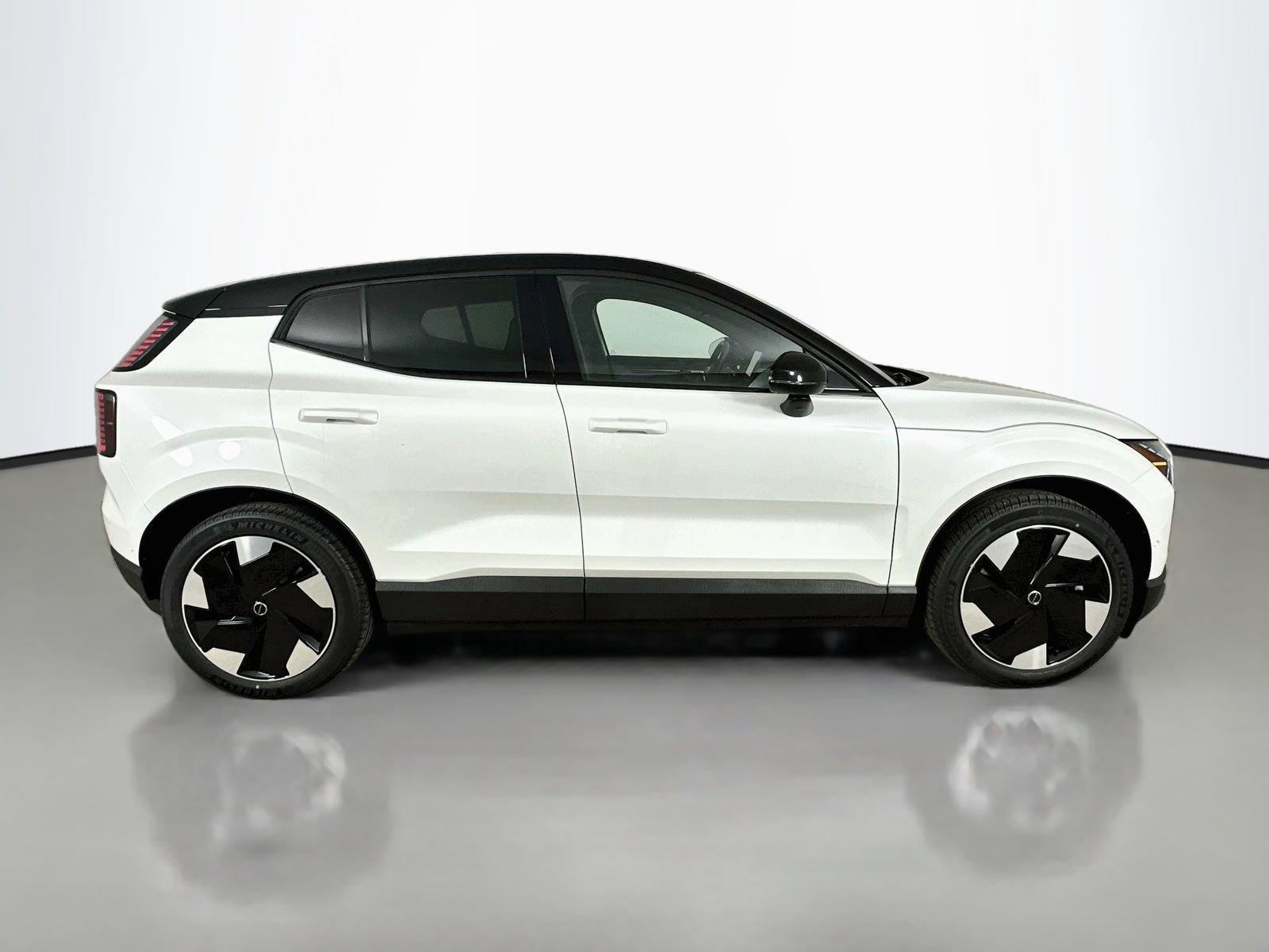 New 2026 Volvo EX30 Ultra w/ Protection Package Premier AWD/4WD image 4