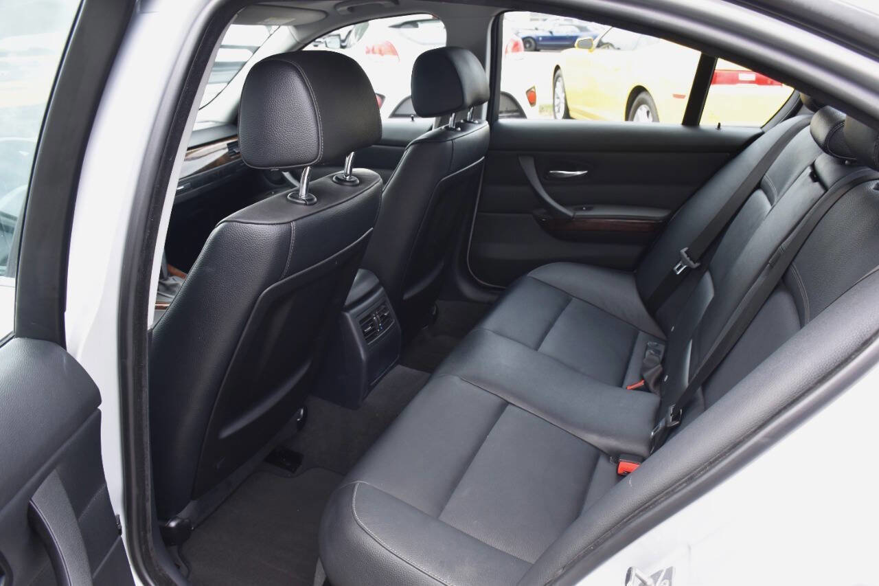 Used 2010 BMW 328i Sedan RWD image 10