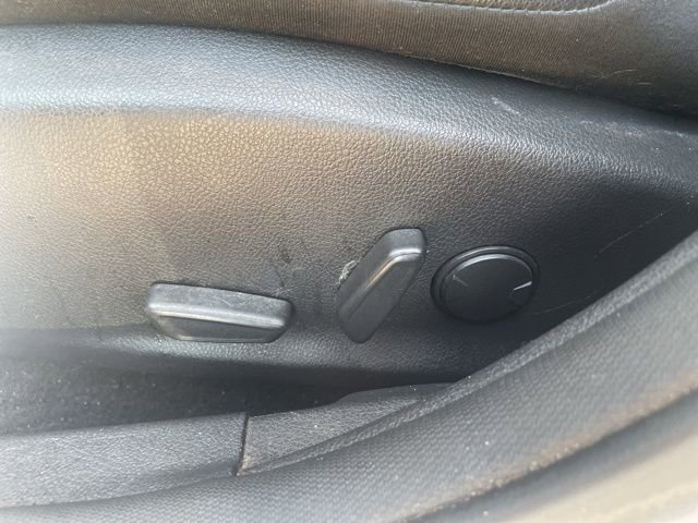 Used 2015 Ford Focus Titanium FWD image 20