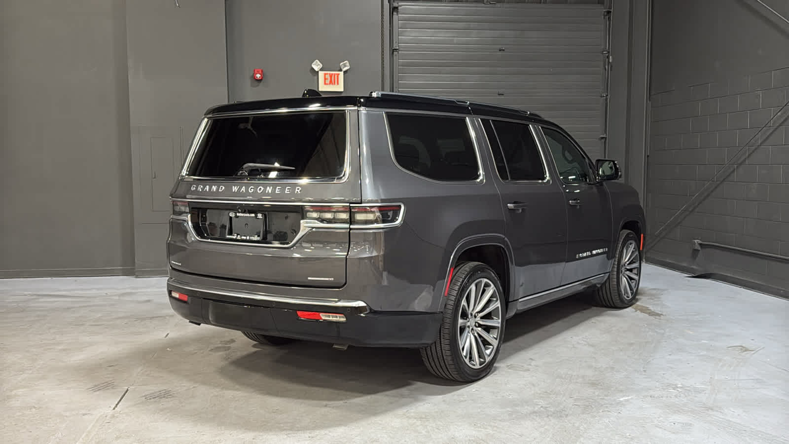 Used 2022 Jeep Grand Wagoneer Series II AWD/4WD image 6