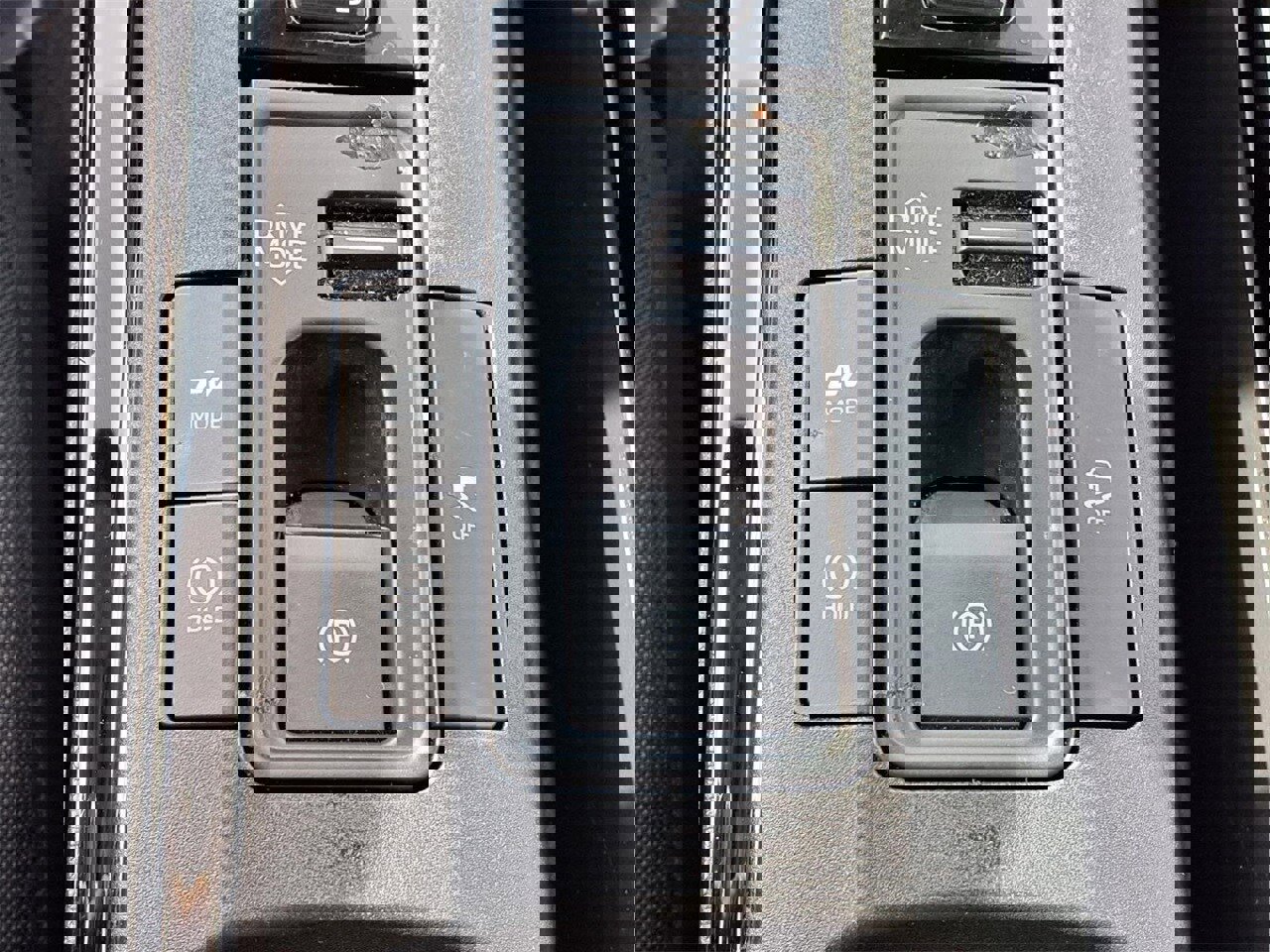 Used 2025 Toyota Prius LE image 21