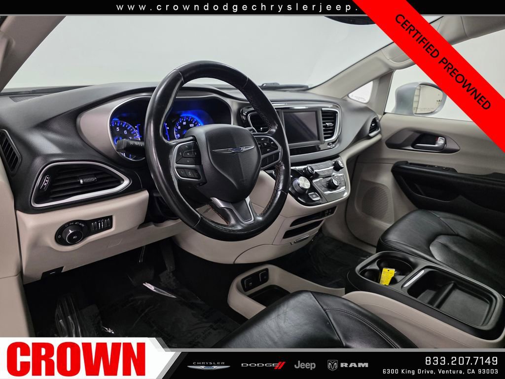 Certified 2020 Chrysler Pacifica Touring-L image 22