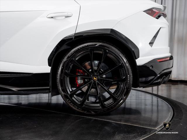Used 2022 Lamborghini Urus AWD/4WD image 8
