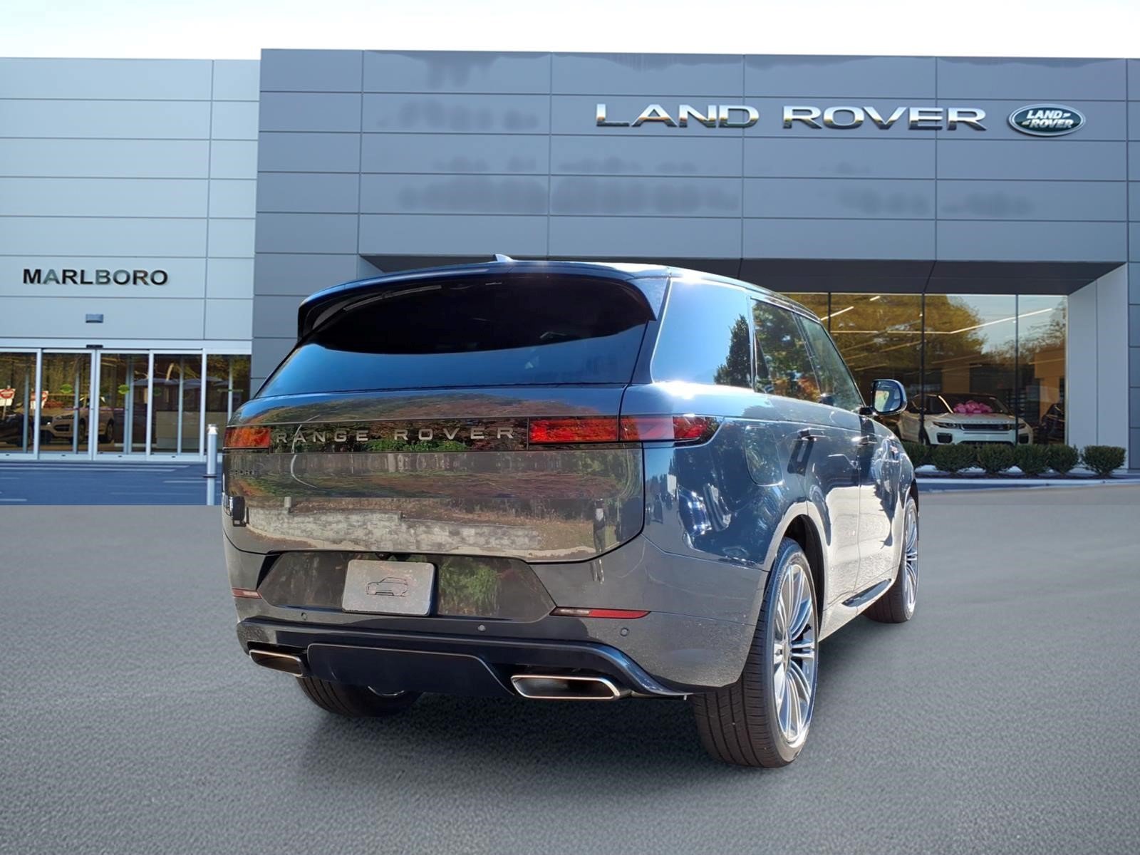 New 2027 Land Rover Range Rover Sport Dynamic SE AWD/4WD image 2