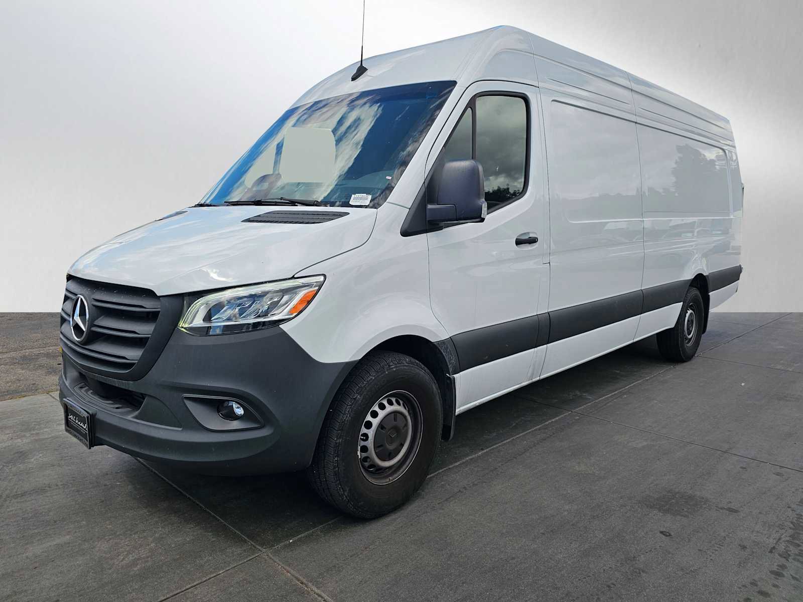 Used 2025 Mercedes-Benz Sprinter 2500 image 7