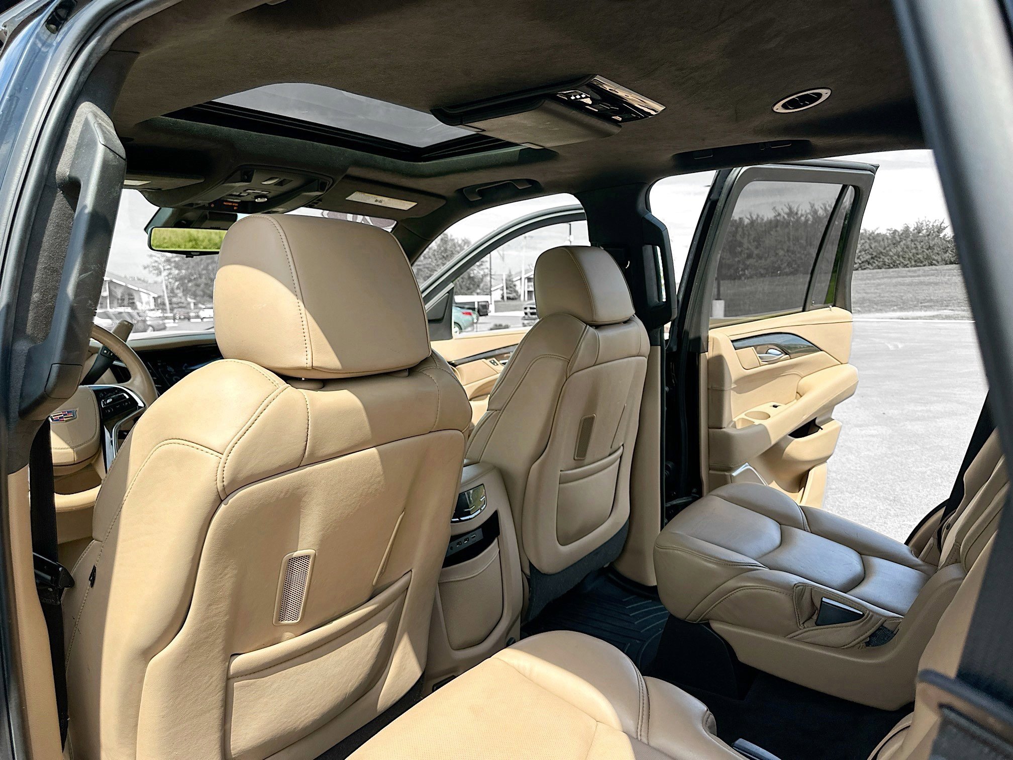 Used 2020 Cadillac Escalade Platinum image 6