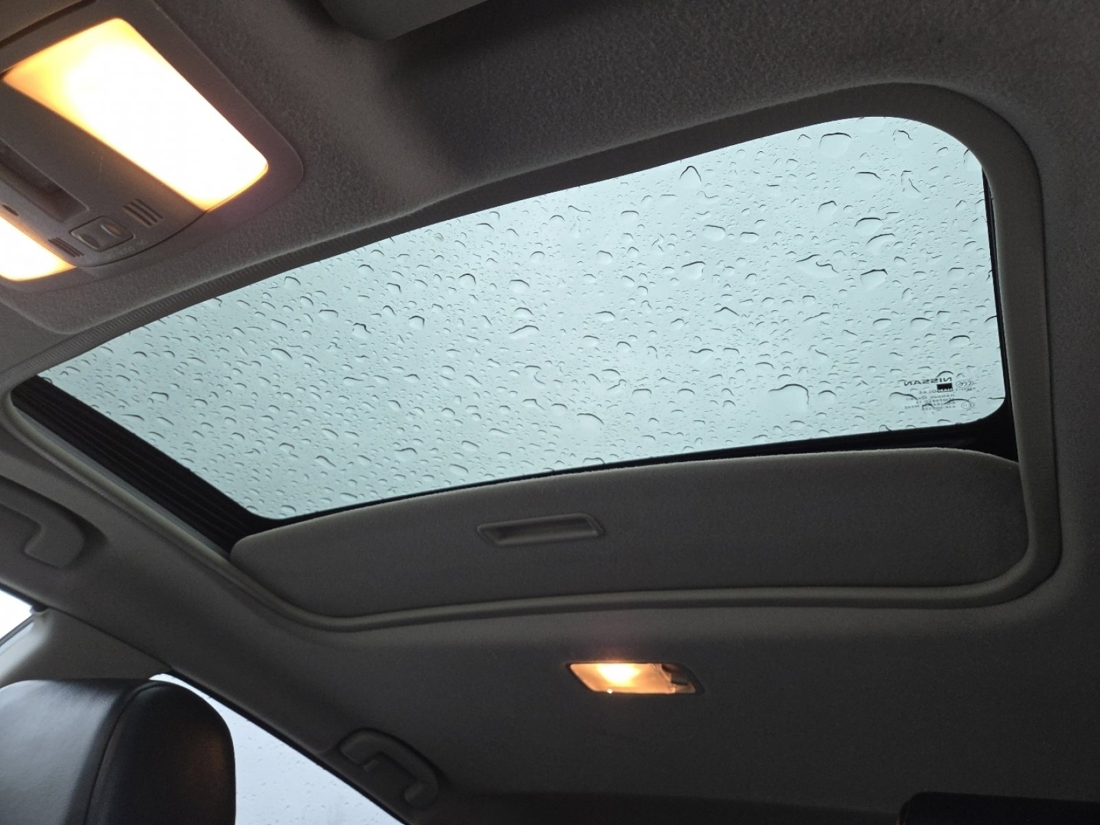 Used 2012 Nissan Rogue SL image 3