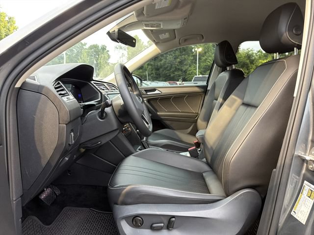 Used 2024 Volkswagen Tiguan SE FWD image 16