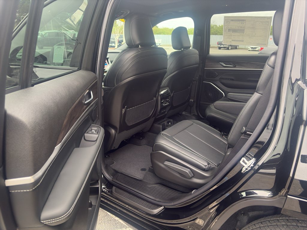 New 2026 Jeep Grand Cherokee L Limited AWD/4WD image 18