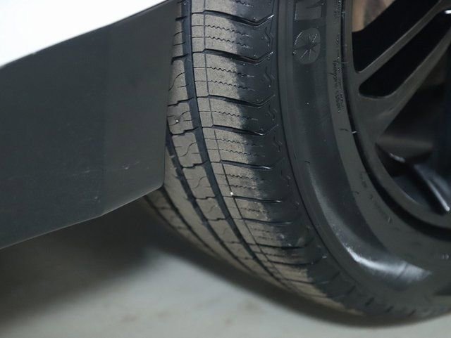 Used 2021 Land Rover Range Rover Velar R-Dynamic S image 36