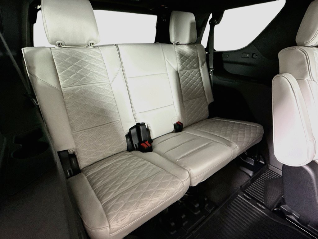New 2026 Cadillac Escalade Platinum Luxury w/ LPO, Floor Liner Package AWD/4WD image 30