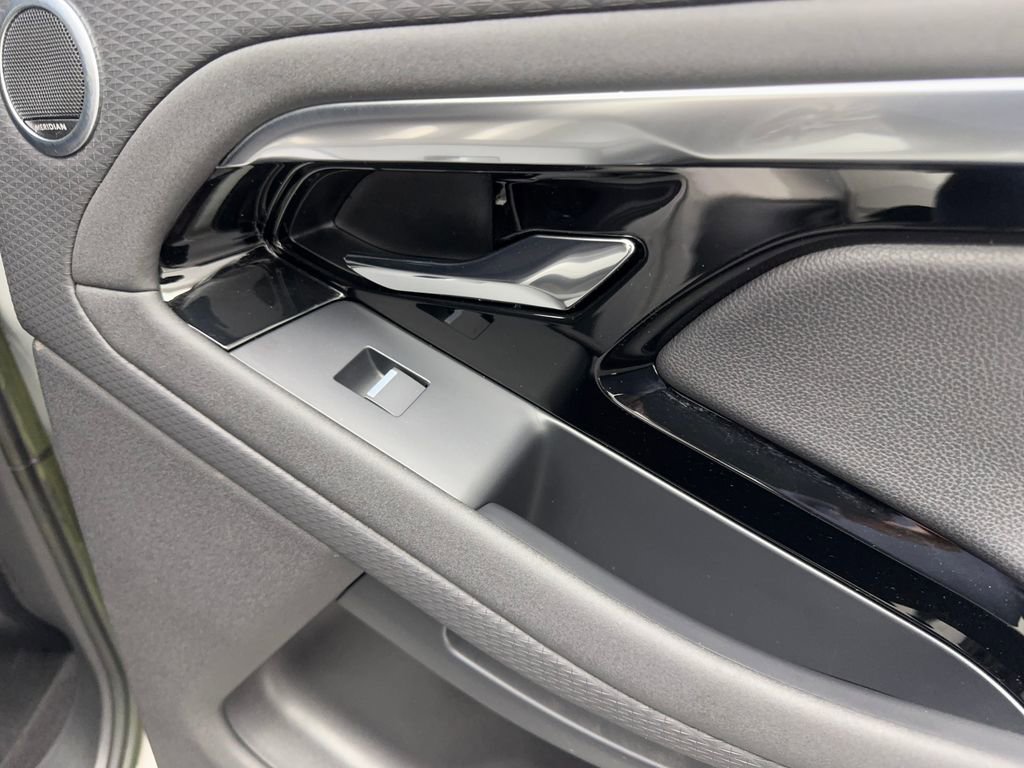 Used 2023 Land Rover Range Rover Evoque R-Dynamic S image 44