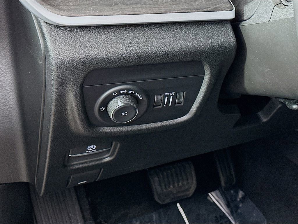 Certified 2025 Jeep Grand Cherokee L Limited image 17