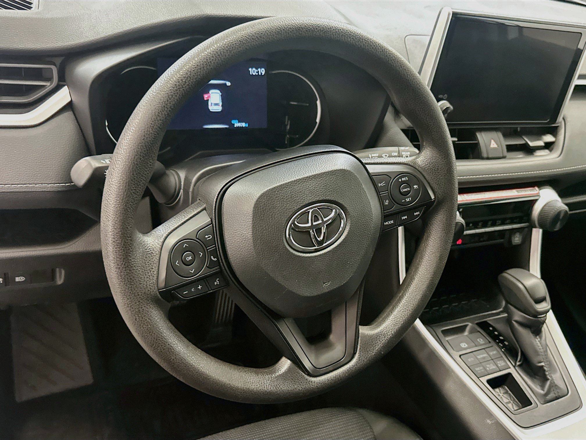 Used 2025 Toyota RAV4 LE AWD/4WD image 18