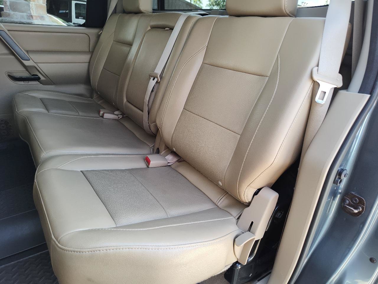 Used 2010 Nissan Titan LE RWD image 25
